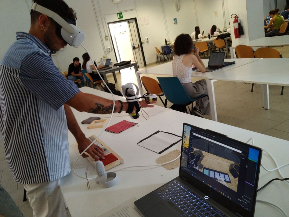 Advanced virtual tools for digital acquisition and visual/haptic XR interaction for textile industry